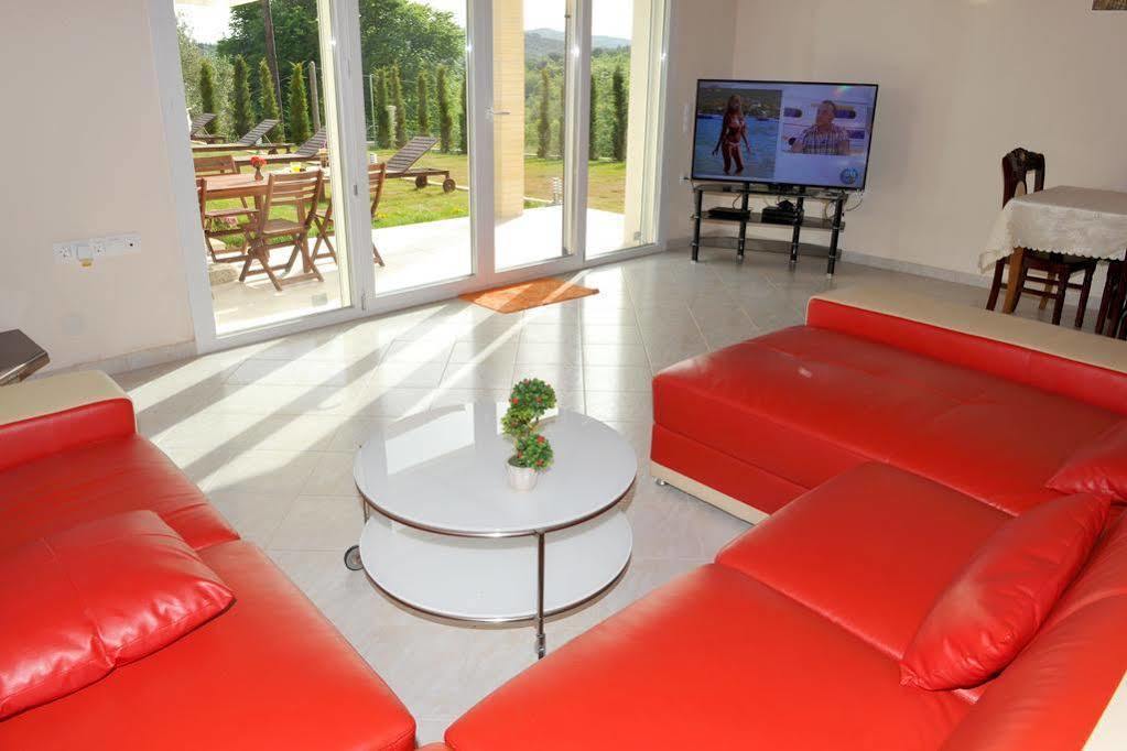 Villa Poulades Gouvia Zewnętrze zdjęcie